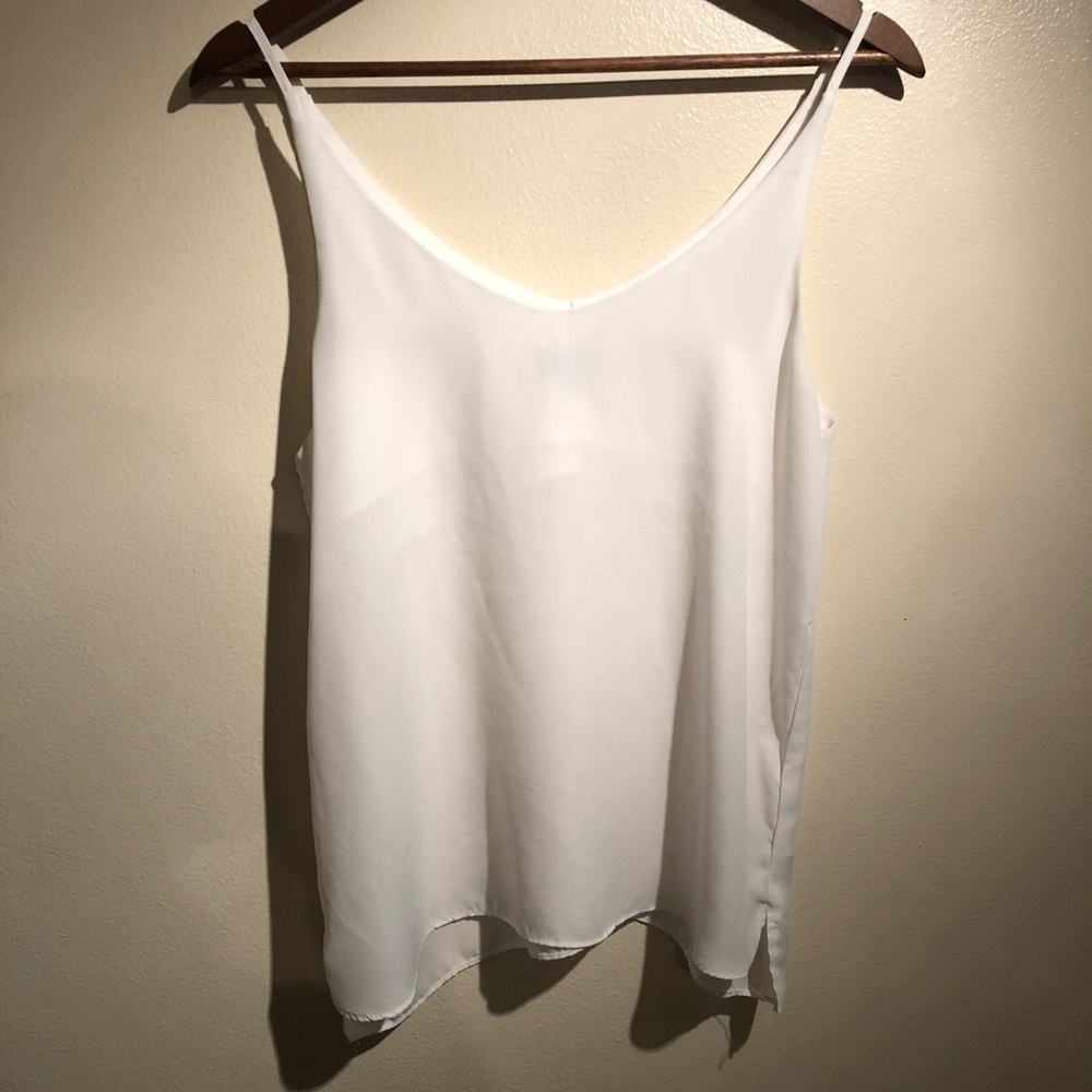White top 🤍